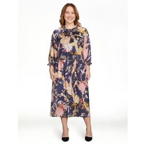 Beautiful NWT plus size dress.